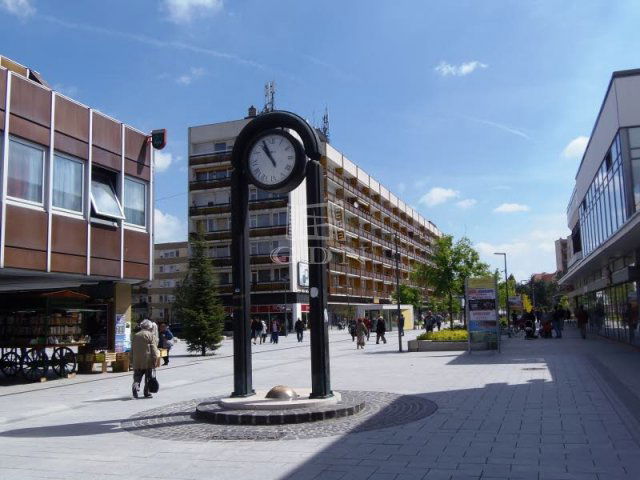 Eladó téglalakás, Veszprémben 58 M Ft, 2+1 szobás