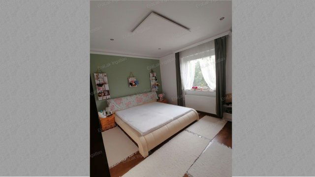 Eladó családi ház, Pannonhalmán 130 M Ft, 4+1 szobás