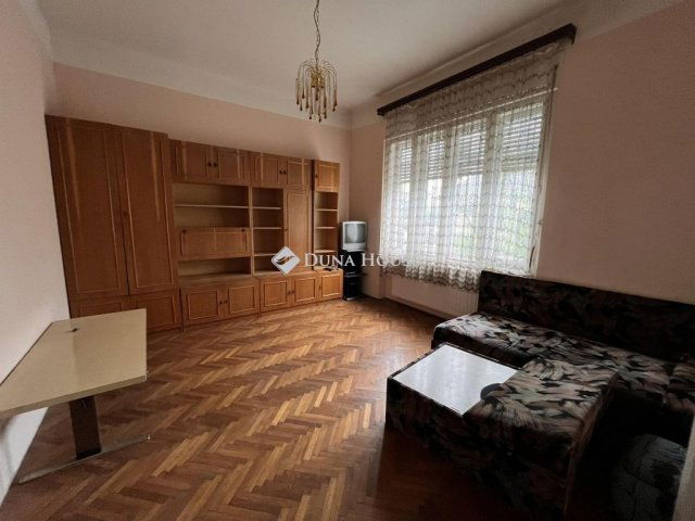 Eladó családi ház, Szombathelyen 69.99 M Ft, 6 szobás