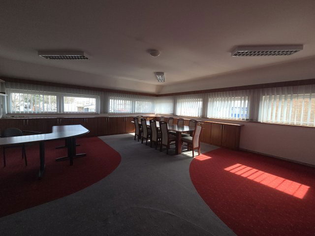 Kiadó iroda, Szegeden, Dorozsmai úton 108 E Ft / hó, 1 szobás