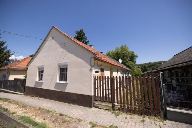 Eladó családi ház, Kőröshegyen 19.9 M Ft, 1 szobás
