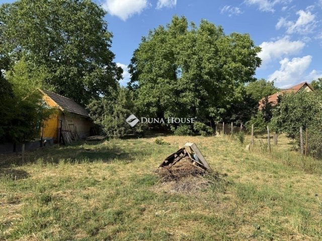 Eladó családi ház, Mendén 50 M Ft, 3 szobás