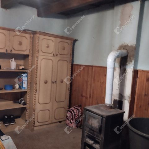 Eladó családi ház, Pápasalamonon 7.9 M Ft, 2 szobás