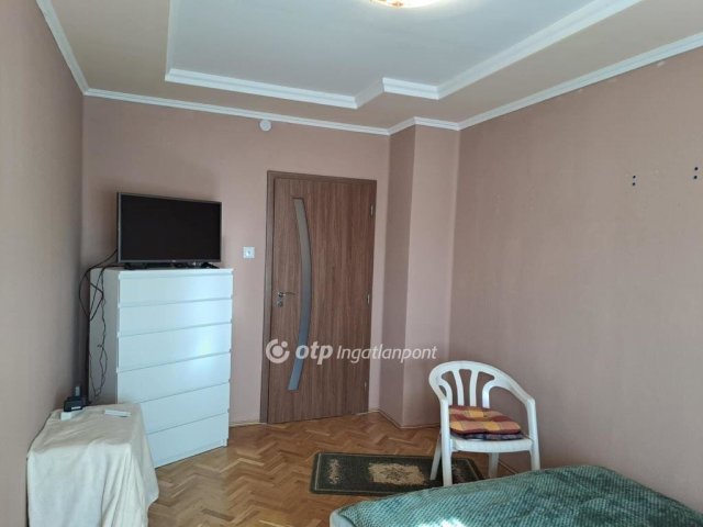 Eladó téglalakás, Gyöngyösön 42.1 M Ft, 2 szobás