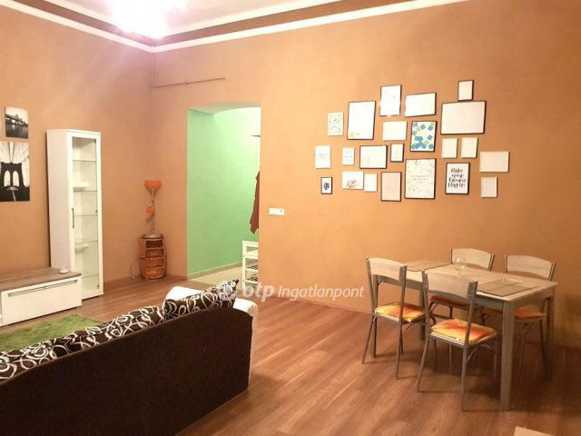 Eladó téglalakás, Budapesten, VII. kerületben 74 M Ft, 2 szobás