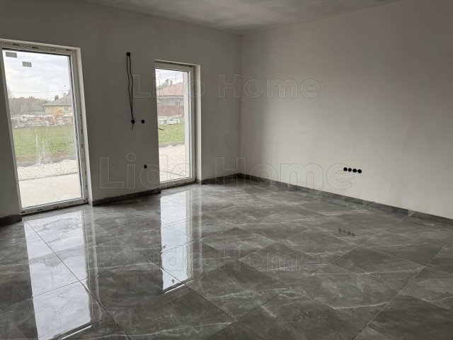 Eladó családi ház, Balatonszabadiban 89.9 M Ft, 3 szobás