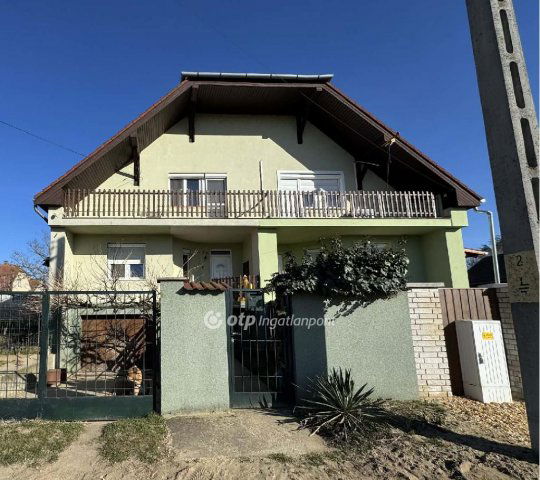 Eladó családi ház, Hajdúsámsonon 79.999 M Ft, 5+1 szobás