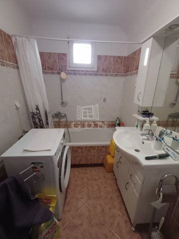 Eladó családi ház, Baján 73 M Ft, 5 szobás