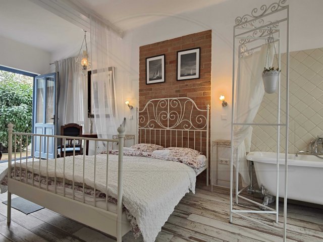 Eladó családi ház, Pécsett 89.9 M Ft, 3 szobás