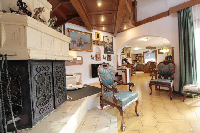 Eladó családi ház, Hévízen 149 M Ft, 6+1 szobás