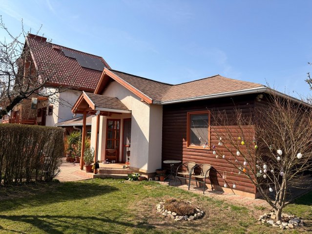 Eladó családi ház, Székesfehérvárott 165 M Ft, 6 szobás