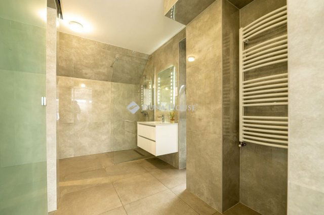 Kiadó ikerház, albérlet, Debrecenben, Böszörményi úton