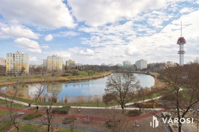 Eladó panellakás, Szegeden 39.5 M Ft, 2 szobás