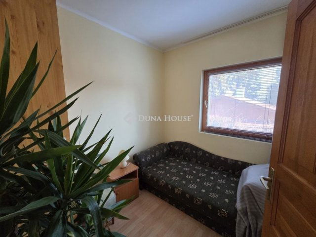 Eladó családi ház, Leányfaluban 159.9 M Ft, 3 szobás