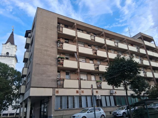 Eladó téglalakás, Törökszentmiklóson 34 M Ft, 3 szobás