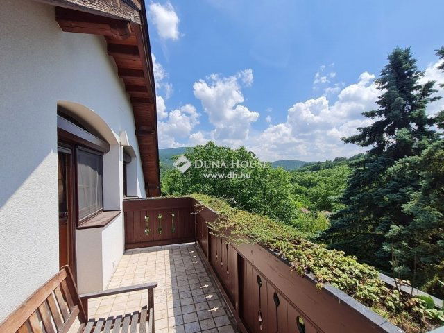 Eladó családi ház, Kesztölcön 135 M Ft, 6 szobás