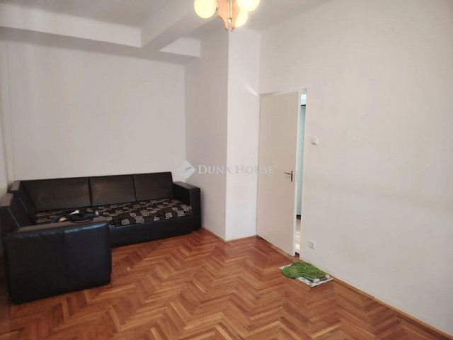 Kiadó téglalakás, albérlet, Almásfüzitőn 120 E Ft / hó