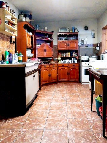 Eladó családi ház, Téten 34.9 M Ft, 6 szobás