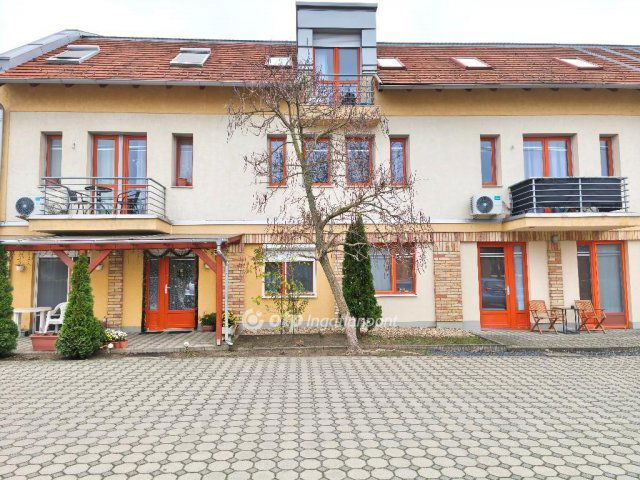 Eladó téglalakás, Dabason 85 M Ft, 3 szobás