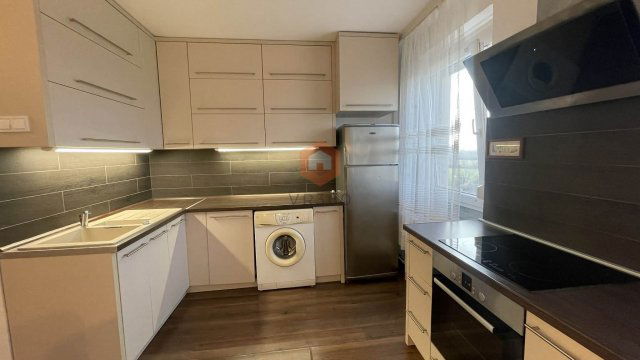 Eladó panellakás, Pécsett, Malomvölgyi úton 53 M Ft, 2 szobás