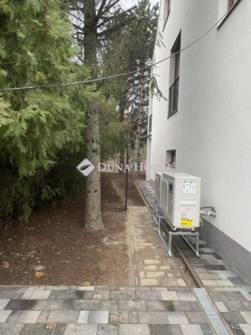 Eladó téglalakás, Pécsett 53.376 M Ft, 2 szobás