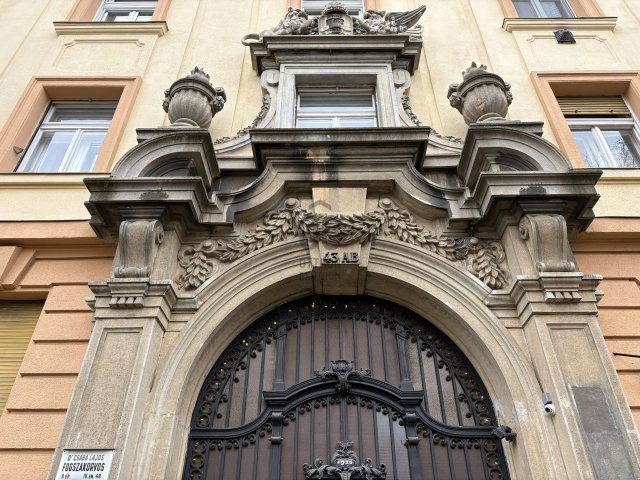 Eladó téglalakás, VIII. kerületben, Vajda Péter utcában