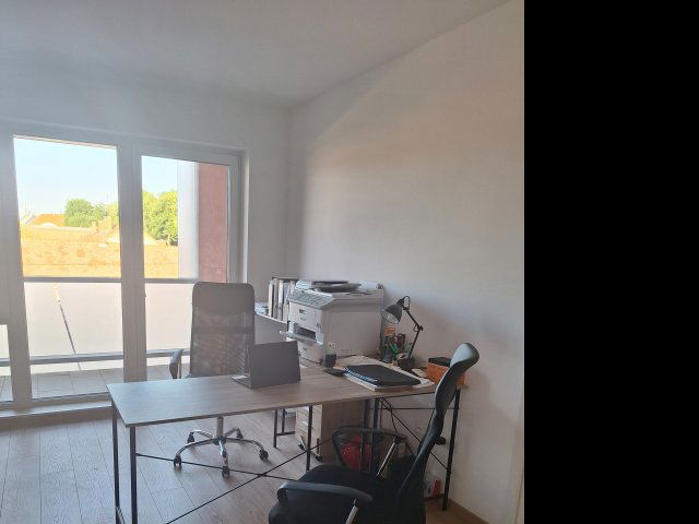 Kiadó iroda, Debrecenben 180 E Ft / hó, 1+1 szobás