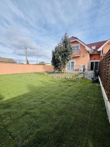 Eladó családi ház, Szigetszentmiklóson 149.9 M Ft, 4 szobás