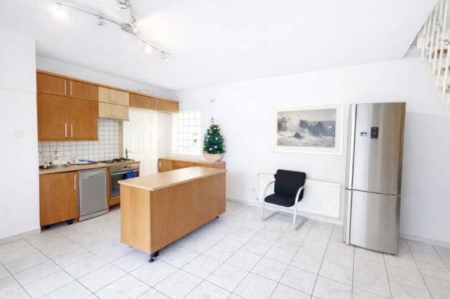 Eladó téglalakás, Budapesten, III. kerületben, Tímár utcában