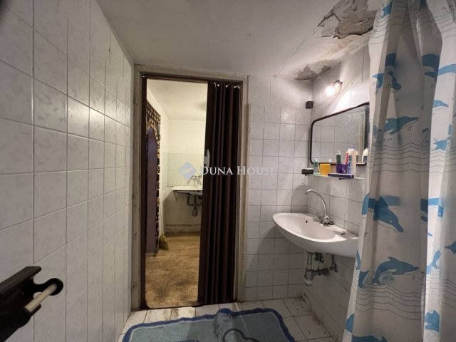 Eladó családi ház, Mogyoródon 35 M Ft, 2 szobás