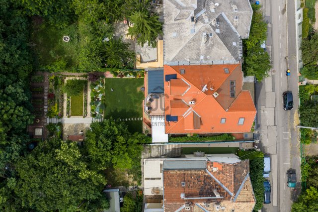 Eladó családi ház, Budapesten, XI. kerületben, Otthon utcában