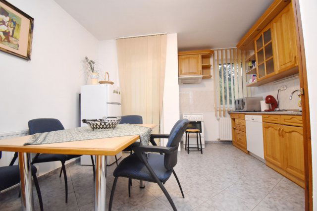 Eladó téglalakás, Debrecenben 89.6 M Ft, 4 szobás