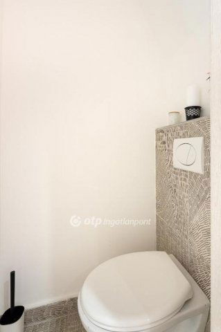 Eladó téglalakás, Budapesten, VI. kerületben 50 M Ft, 2 szobás