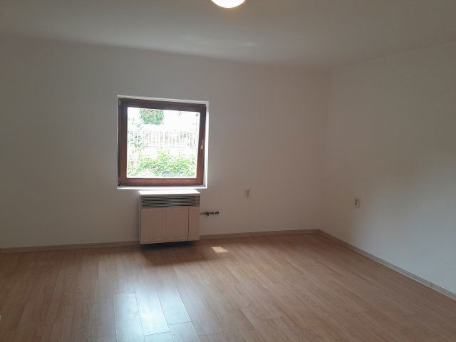 Kiadó családi ház, albérlet, Szákszenden 200 E Ft / hó