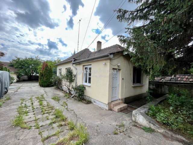Eladó családi ház, Tatabányán 89.9 M Ft, 6 szobás