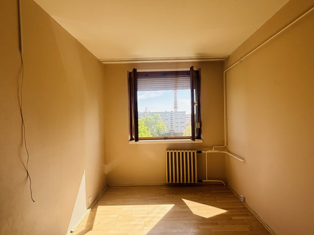 Kiadó panellakás, albérlet, Cegléden 120 E Ft / hó, 2 szobás