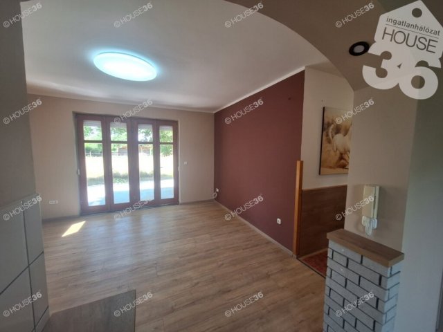 Eladó családi ház, Kiskunfélegyházán 89.9 M Ft, 5 szobás