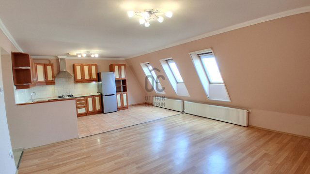 Kiadó téglalakás, albérlet, Debrecenben 230 E Ft / hó, 3 szobás