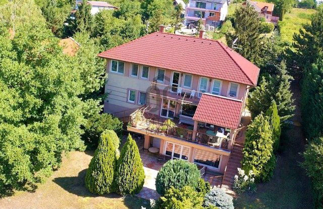 Eladó családi ház, Budapesten, III. kerületben 299.9 M Ft
