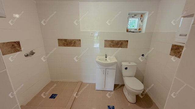 Eladó családi ház, Pándon 28 M Ft, 3 szobás