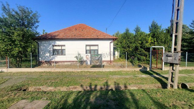 Eladó családi ház, Sarkadon 6.5 M Ft, 2 szobás