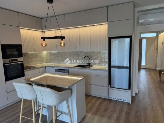 Eladó téglalakás, Budapesten, XIV. kerületben 85 M Ft