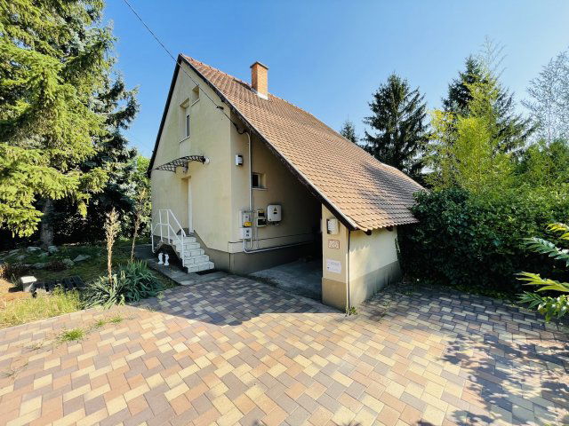 Eladó családi ház, Szigetmonostorban 64.99 M Ft, 1+3 szobás
