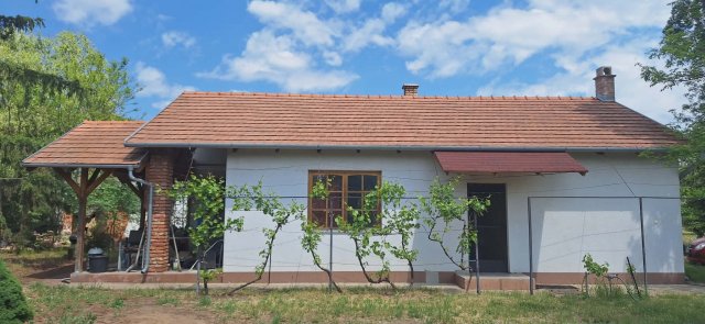 Eladó családi ház, Debrecenben 39.99 M Ft, 3 szobás