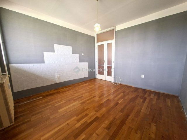 Kiadó panellakás, albérlet, Békéscsabán 130 E Ft / hó