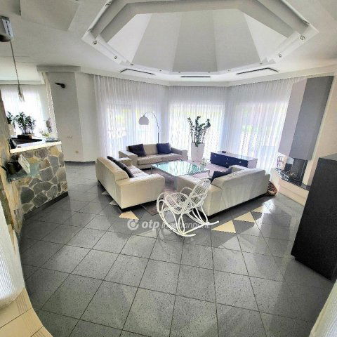 Eladó családi ház, Debrecenben 850 M Ft, 4 szobás