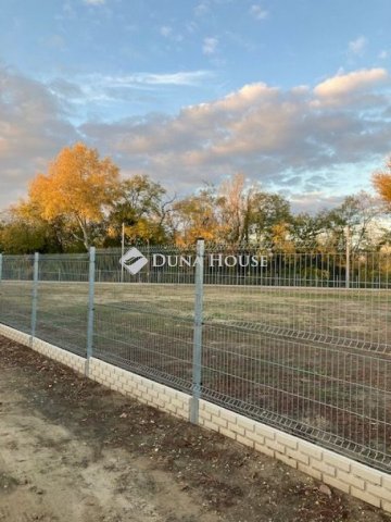 Eladó telek, Budapesten, XVII. kerületben 82 M Ft