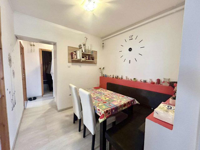 Eladó panellakás, Debrecenben 69.9 M Ft, 3 szobás