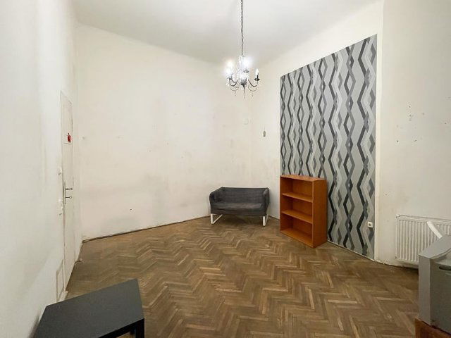 Eladó téglalakás, Budapesten, VIII. kerületben, József utcában