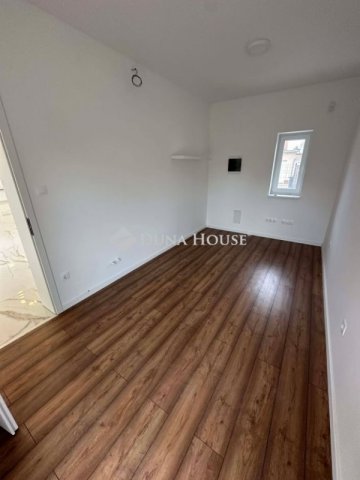 Eladó családi ház, Vecsésen 245 M Ft, 5 szobás